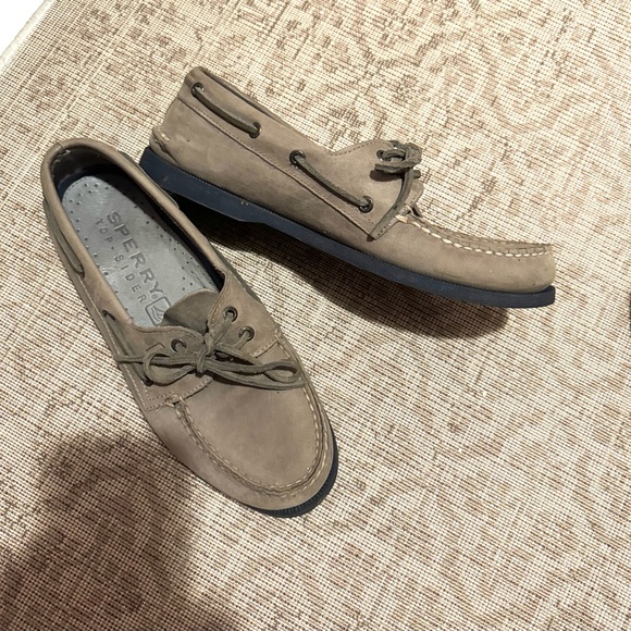 Sperry Other - Sperry deck shoes in size 10